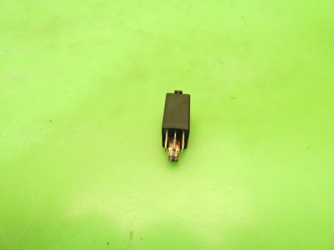 Przekaźnik 395 8Z0951253 AUDI A4 B7 2.0 ALT 04-08