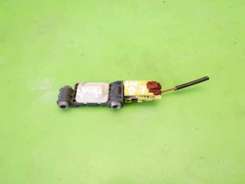 Czujnik uderzeniowy prawy 8E0959651A AUDI A4 B7 2.0 ALT 04-08