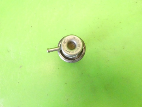 Zawór regulator ciśnienia paliwa 0280160575 AUDI A4 B7 2.0 ALT 130KM 04-08