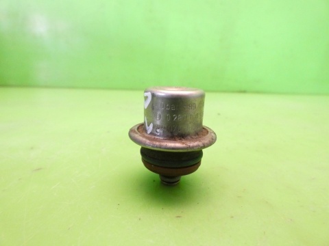 Zawór regulator ciśnienia paliwa 0280160575 AUDI A4 B7 2.0 ALT 130KM 04-08
