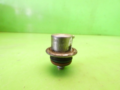 Zawór regulator ciśnienia paliwa 0280160575 AUDI A4 B7 2.0 ALT 130KM 04-08
