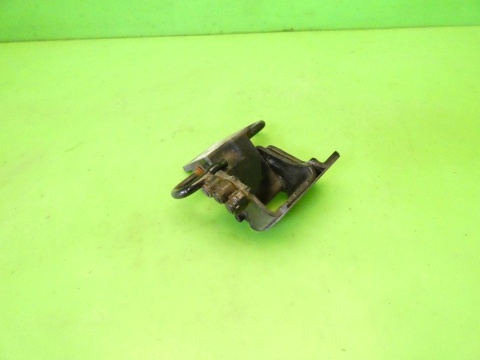 Zawias ogranicznik drzwi prawy przód dół LZ9Y 8E0831412B AUDI A4 B7 04-08