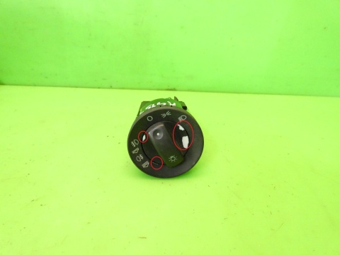 Przełącznik włącznik świateł halogeny 8E0941531C AUDI A4 B7 04-08