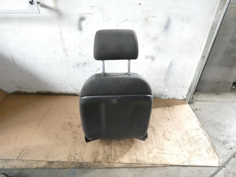 Fotel prawy pasażera przód AUDI A4 B7 SEDAN 04-08