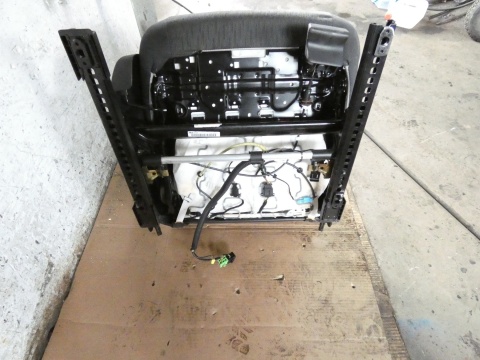 Fotel prawy pasażera przód AUDI A4 B7 SEDAN 04-08