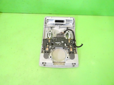 Lampka oświetlenie kabiny przód 8E0947135A AUDI A4 B7 04-08