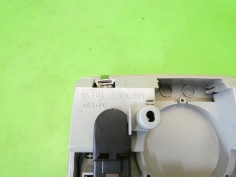 Lampka oświetlenie kabiny przód 8E0947135A AUDI A4 B7 04-08