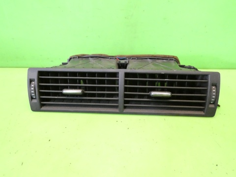 Kratka nawiewu środek przód 8E0820951H AUDI A4 B7 04-08