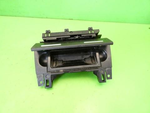 Popielniczka przód 8E0857951H AUDI A4 B7 04-08