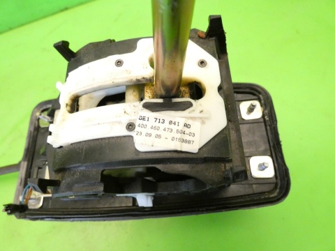 Lewarek dźwignia wybierak zmiany biegów 8E1713041AD AUDI A4 B7 2.0 ALT 04-