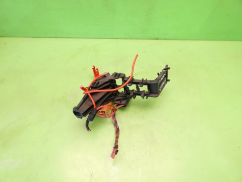 Skrzynka przekaźników 8E0937503B AUDI A4 B7 2.0 ALT 04-08