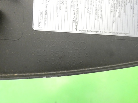 Zaślepka osłona deski lewa soul 8E0857085A AUDI A4 B7 SEDAN 04-08
