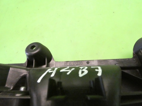 Klamka wewnętrzna prawa przód soul AUDI A4 B7 SEDAN 04-08