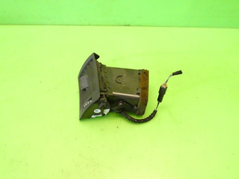 Kratka nawiewu lewa przód 8E0820901F AUDI A4 B7 04-08