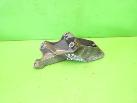 Łapa wspornik silnika prawa 8E0199307A AUDI A4 B7 2.0 ALT 130KM 04-08