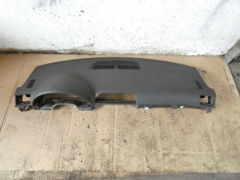 Deska rozdzielcza konsola czarna soul AUDI A4 B7 SEDAN 04-08