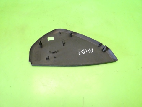 Zaślepka osłona deski prawa soul 8E0857086A AUDI A4 B7 SEDAN 04-08