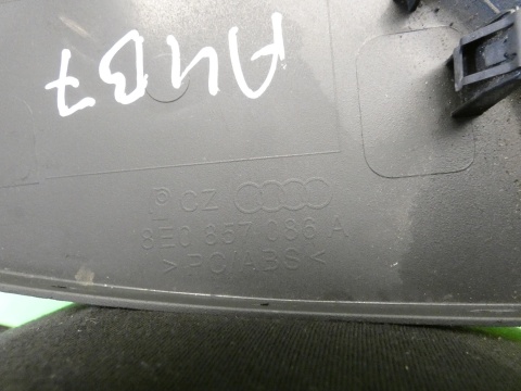 Zaślepka osłona deski prawa soul 8E0857086A AUDI A4 B7 SEDAN 04-08