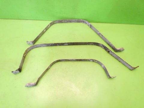 Listwy obejmy opaski zbiornika paliwa AUDI A4 B7 2.0 ALT SEDAN 04-08