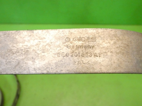 Listwy obejmy opaski zbiornika paliwa AUDI A4 B7 2.0 ALT SEDAN 04-08