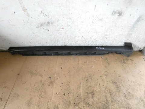 Listwa nakładka na próg progu prawa 8E0853860 LZ9Y AUDI A4 B7 SEDAN 04-08