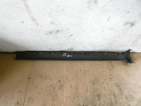 Listwa nakładka na próg progu prawa 8E0853860 LZ9Y AUDI A4 B7 SEDAN 04-08