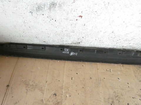 Listwa nakładka na próg progu prawa 8E0853860 LZ9Y AUDI A4 B7 SEDAN 04-08