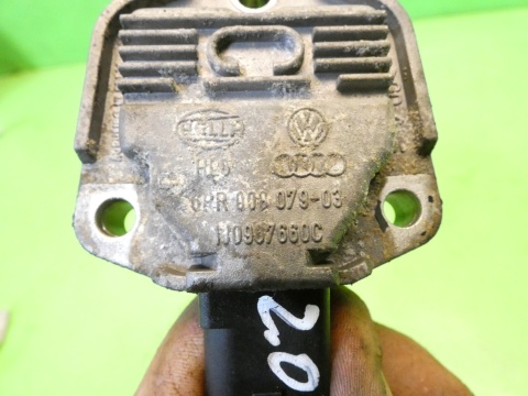 Czujnik poziomu oleju 1J0907660C AUDI A4 B7 2.0 ALT 130KM 04-08