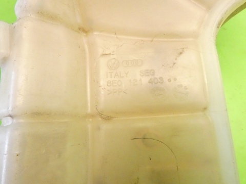 Zbiorniczek wyrównawczy 8E0121403 AUDI A4 B7 2.0 ALT 04-08