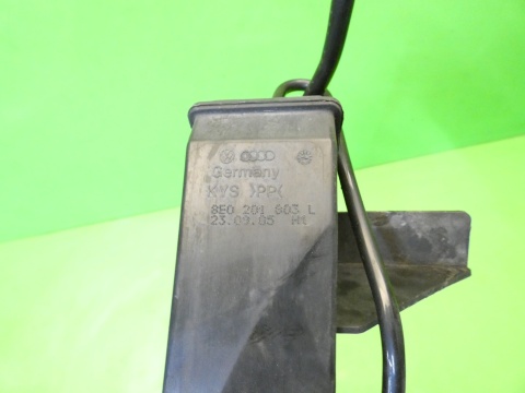 Filtr węglowy oparów paliwa 8E0201803L AUDI A4 B7 2.0 ALT 04-08