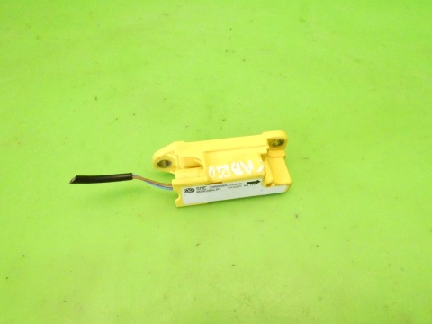 Czujnik uderzeniowy lewy 1J0909606AL 5WK42823 VW GOLF MK3.5 III IV CABRIO