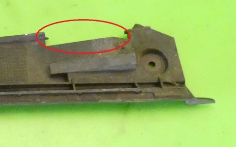 Ślizg zderzaka prawy tył 1E0807394 VW GOLF MK3.5 III IV CABRIO 98-02