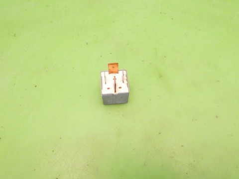 Przekaźnik 18 191937503 VW GOLF MK3.5 III IV 1.8 CABRIO 98-02