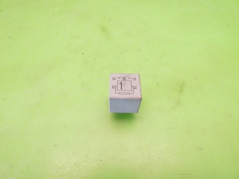 Przekaźnik 1 171906383 VW GOLF MK3.5 III IV 1.8 CABRIO 98-02