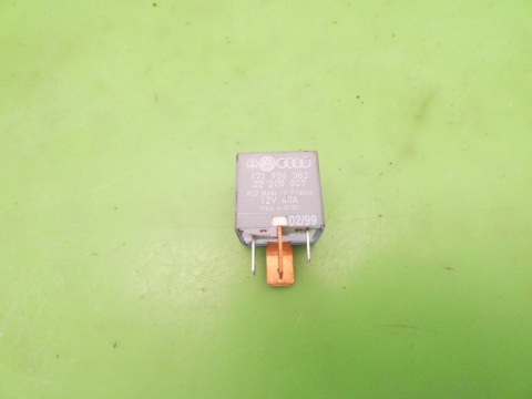 Przekaźnik 1 171906383 VW GOLF MK3.5 III IV 1.8 CABRIO 98-02