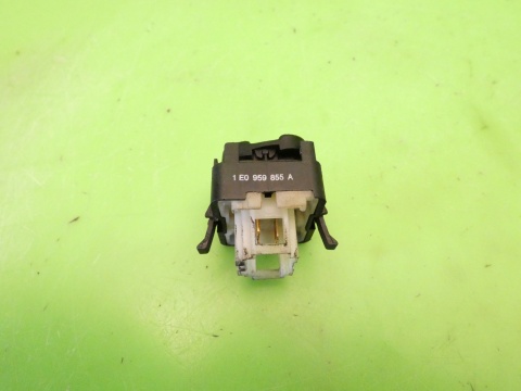 Przełącznik szyby prawy przód 1E0959855A VW GOLF MK3.5 III IV CABRIO 98-02