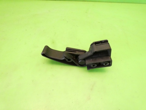 Rączka maski pokrywy silnika 1H1823533 VW GOLF MK3.5 III IV CABRIO 98-02