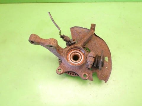 Zwrotnica piasta prawa przód VW GOLF MK3.5 III IV CABRIO 1.8 98-02