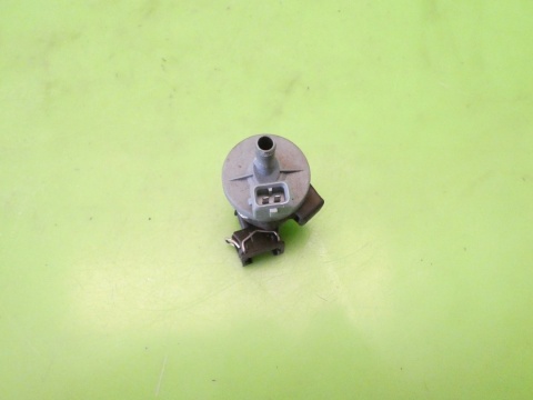 Zawór odpowietrznik oparów paliwa 051133517 VW GOLF MK3.5 III IV 1.8 CABRIO