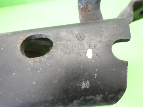 Łapa wspornik skrzyni 1H0199273A VW GOLF MK3.5 III IV 1.8 CABRIO 98-02