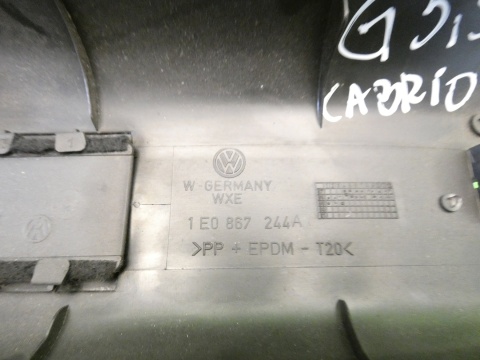 Osłona nakładka słupka B prawa 1E0867244A VW GOLF MK3.5 III IV CABRIO 98-02