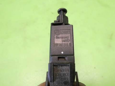 Czujnik świateł stop pedału hamulca 191945515B VW GOLF MK3.5 III IV 1.8 CABRIO 98-02
