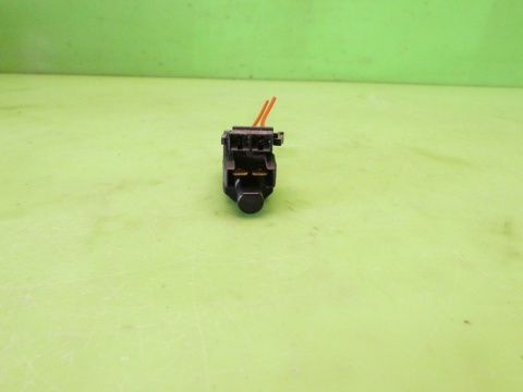 Czujnik świateł stop pedału hamulca 191945515B VW GOLF MK3.5 III IV 1.8 CABRIO 98-02