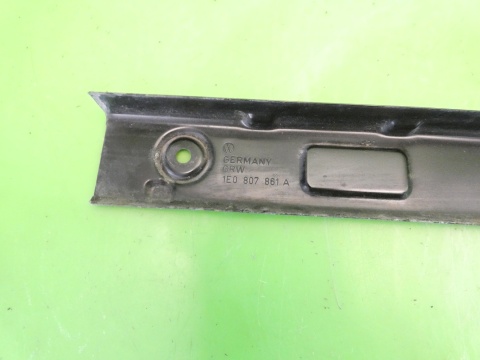 Ślizg zderzaka środek tył 1E0807861A VW GOLF MK3.5 III IV CABRIO 98-02