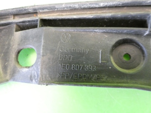 Ślizg zderzaka lewy tył 1E0807393 VW GOLF MK3.5 III IV CABRIO 98-02