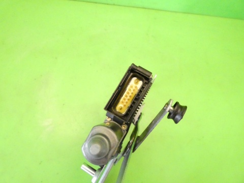 Mechanizm podnośnik lewy tył 1E0959811B VW GOLF MK3.5 III IV CABRIO 98-02