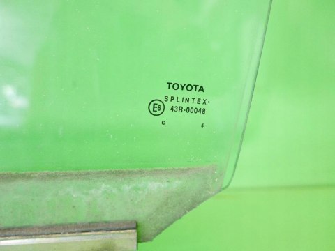 SZYBA DRZWIOWA LEWA TYŁ TOYOTA YARIS I FL HB 5D