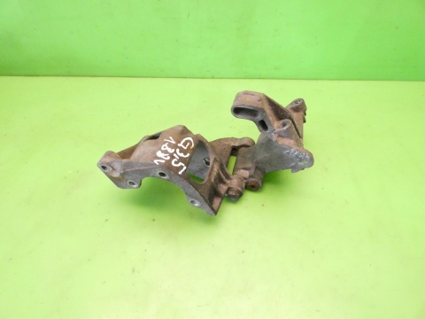 Łapa pompy wspomagania 028145531D 028145523D VW GOLF MK3.5 III IV 1.8 CABRIO 98-02