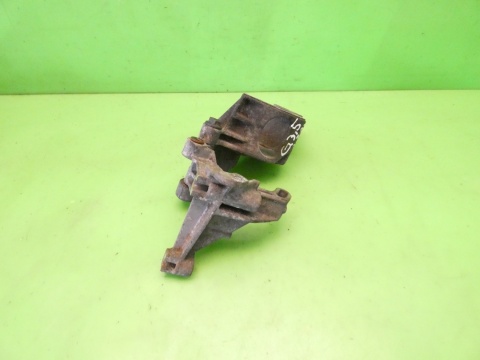 Łapa pompy wspomagania 028145531D 028145523D VW GOLF MK3.5 III IV 1.8 CABRIO 98-02