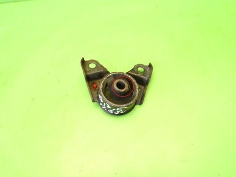 Łapa wspornik skrzyni 1E0199735 VW GOLF MK3.5 III IV 1.8 CABRIO 98-02